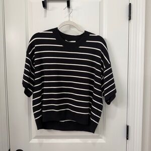 Abercrombie & Fitch Black and White Striped Sweater